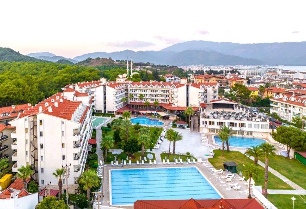 Club Pineta Hotel 말마리스 외부 사진