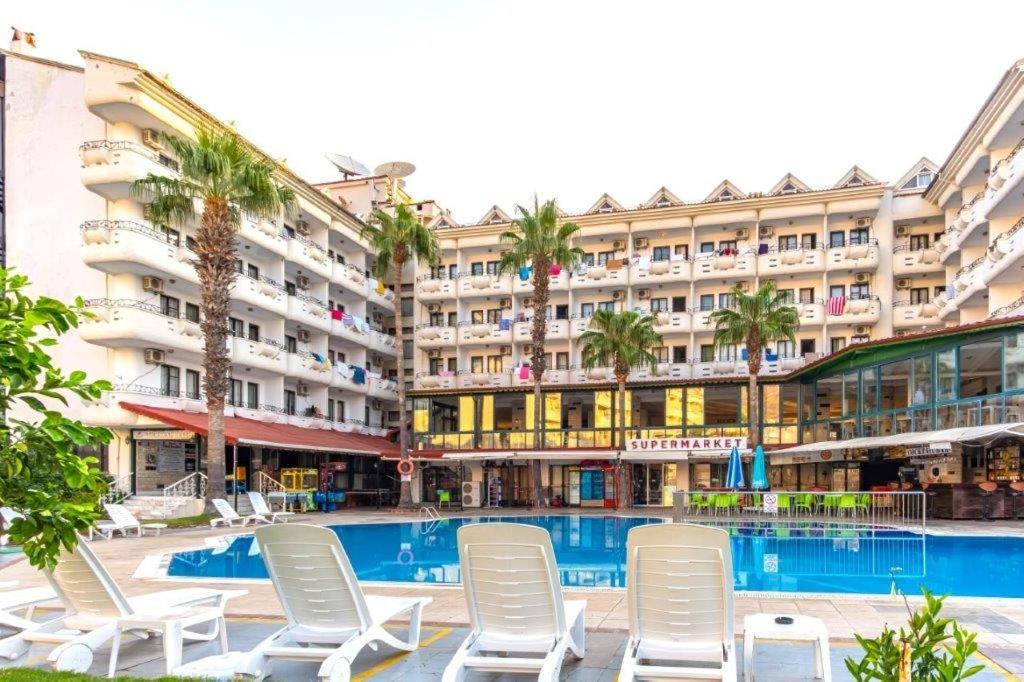 Club Pineta Hotel 말마리스 외부 사진