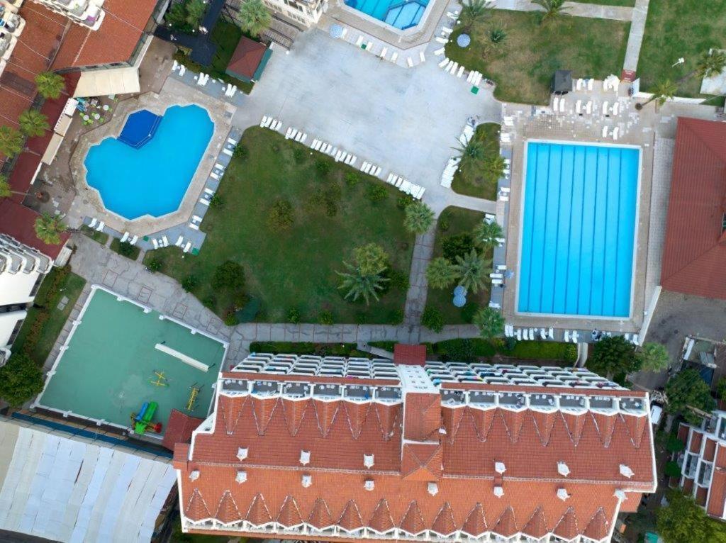 Club Pineta Hotel 말마리스 외부 사진