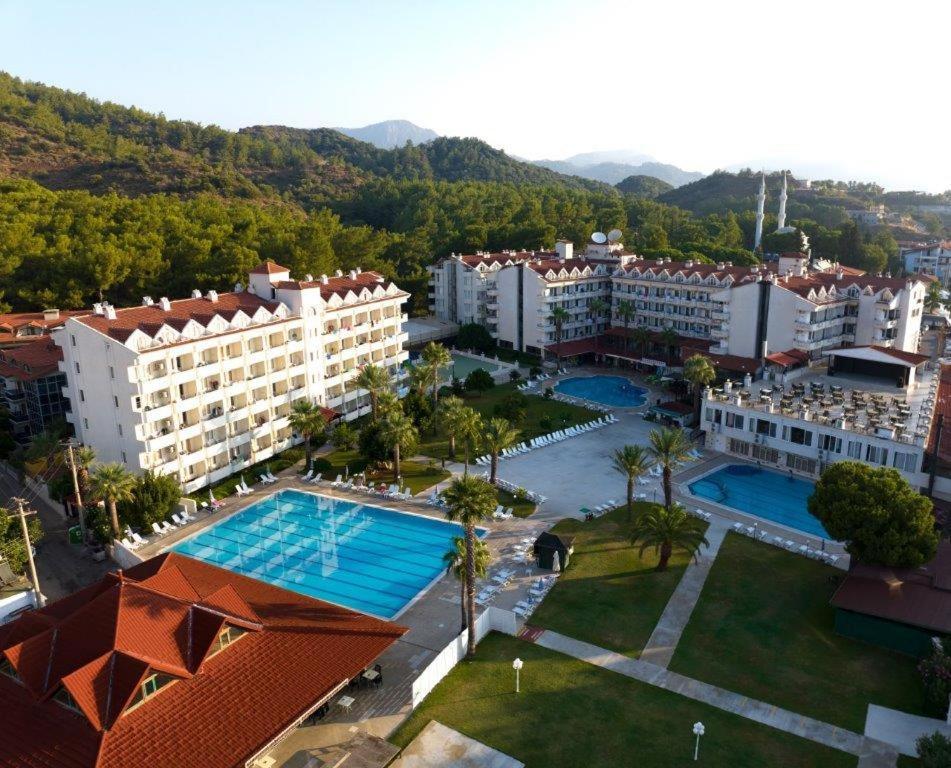 Club Pineta Hotel 말마리스 외부 사진
